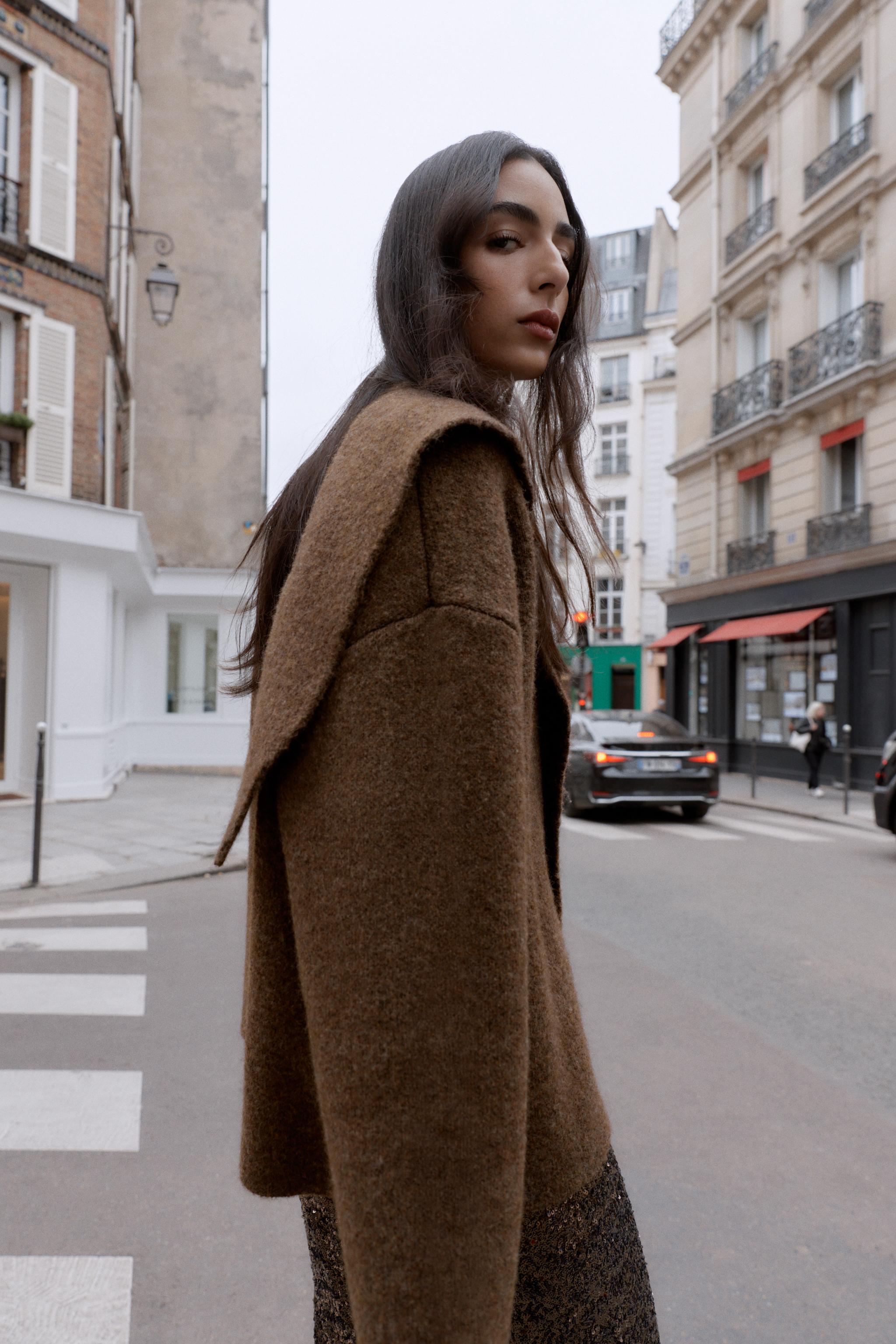 GILET EN MAILLE AVEC ÉCHARPE